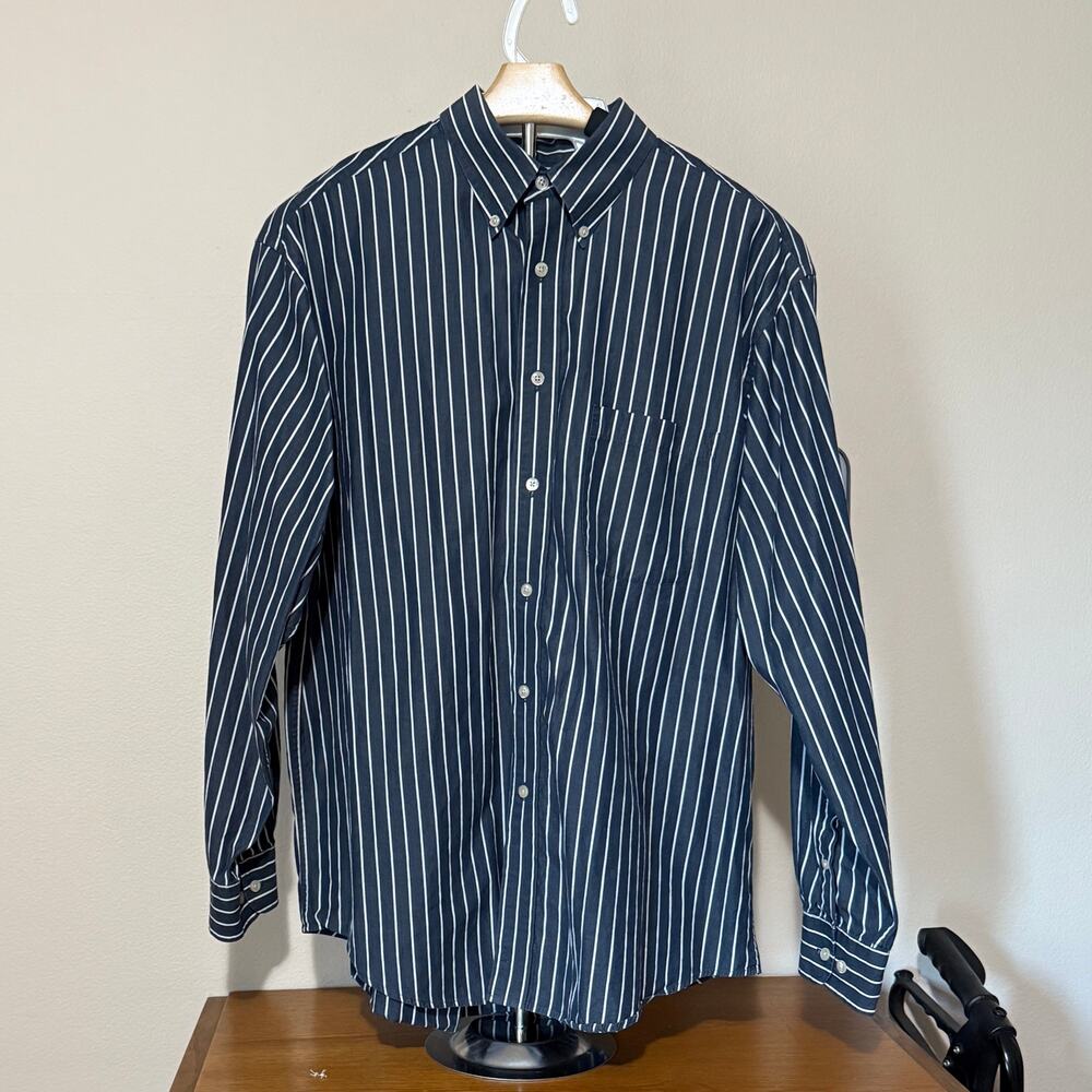 Roundtree & Yorke men’s dress shirt size large, dark blue with white stripes.